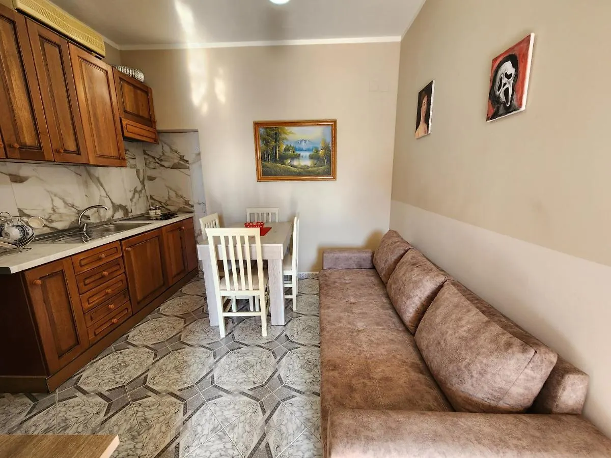 Villa Orange Vlorë 0*,  Albanien